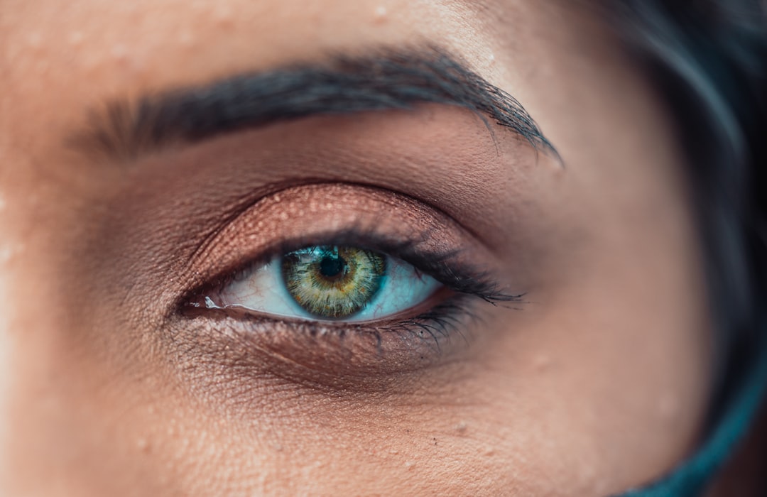 Her Sabah Kusursuz Bakışlar: Kalıcı Eyeliner ile Tanışın